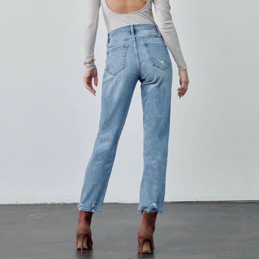 Kan Can High Rise Mom Blue Jeans - Picture 2 of 4
